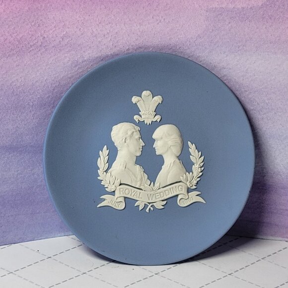 July 1981 Wedgwood Jasperware Royal Wedding Charles and Diana Souvenir Plate 4" - Picture 1 of 6